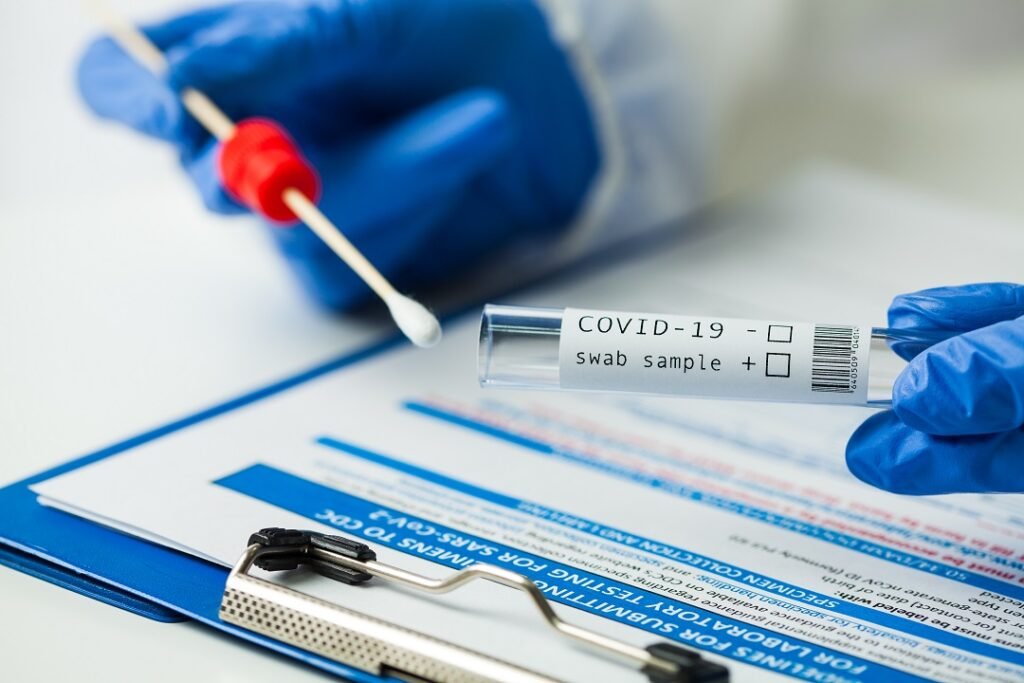 COVID: Rata de infectare continuă să crească la Cluj/ Cât e incidența în Cluj-Napoca și câți bolnavi sunt