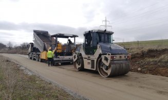 Lucrări pe un drum județean din Cluj! Se vor termina cu turnarea asfaltului