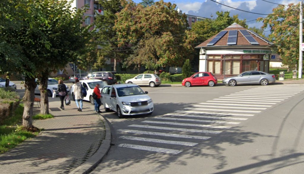 Femeie de 63 de ani, lovită pe trecerea de pietoni în Dej. A fost transportată la spital