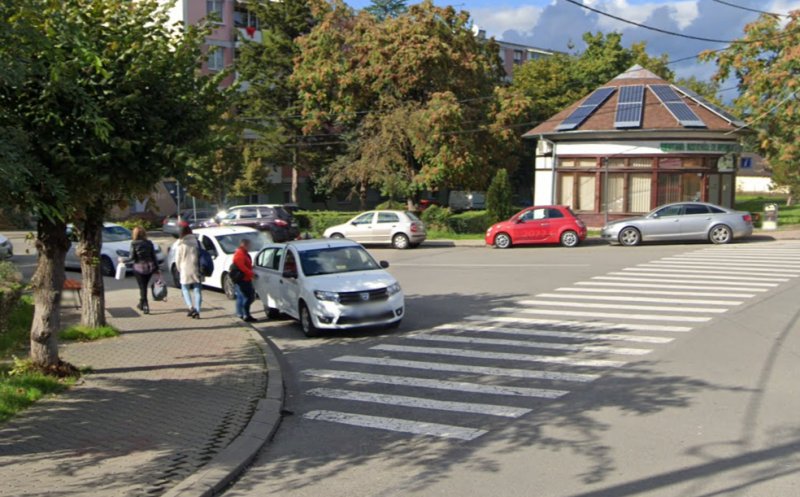 Femeie de 63 de ani, lovită pe trecerea de pietoni în Dej. A fost transportată la spital