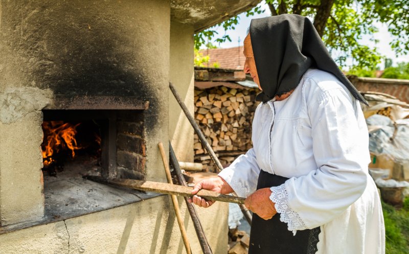 Săptămâna Patimilor | Miercurea Mare, ziua în care era pregătită prescura pentru Paști în satele din Cluj