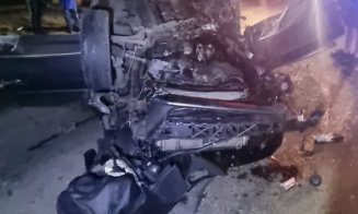 ACCIDENT într-o localitate din Cluj: Autoturism cu roţile în sus, puternic avariat / Victimă, transportată la spital