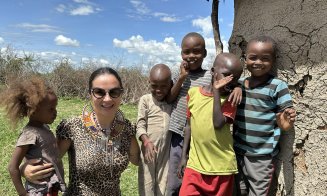 Vlăduța Lupău, la o cafea cu girafele... Fără Iair, în vacanţa de lux din Kenia