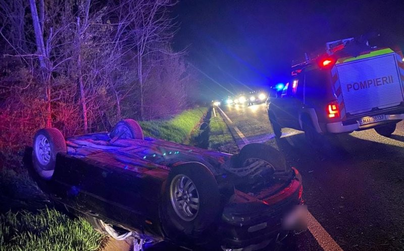 ACCIDENT la Jucu: Mașină cu roțile în sus și victimă cu leziuni la nivelul capului