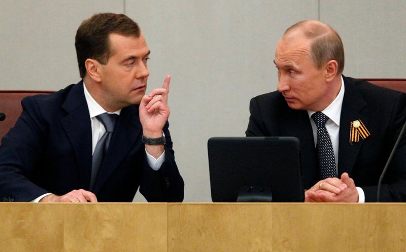 Noi declarații halucinante făcute de Medvedev: „Marea Britanie a fost, este şi va fi duşmanul nostru etern. Armele Moscovei o vor scufunda”