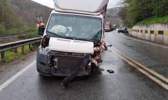 ACCIDENT în Cluj, pe DN 1:  S-a izbit de o autoutilitară de pe contrasens, într-o curbă deosebit de periculoasă