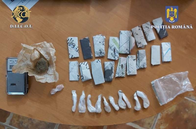 Flagrant pe litoral în minivacanța de 1 Mai. Șașe străini au fost arestați pentru trafic de droguri
