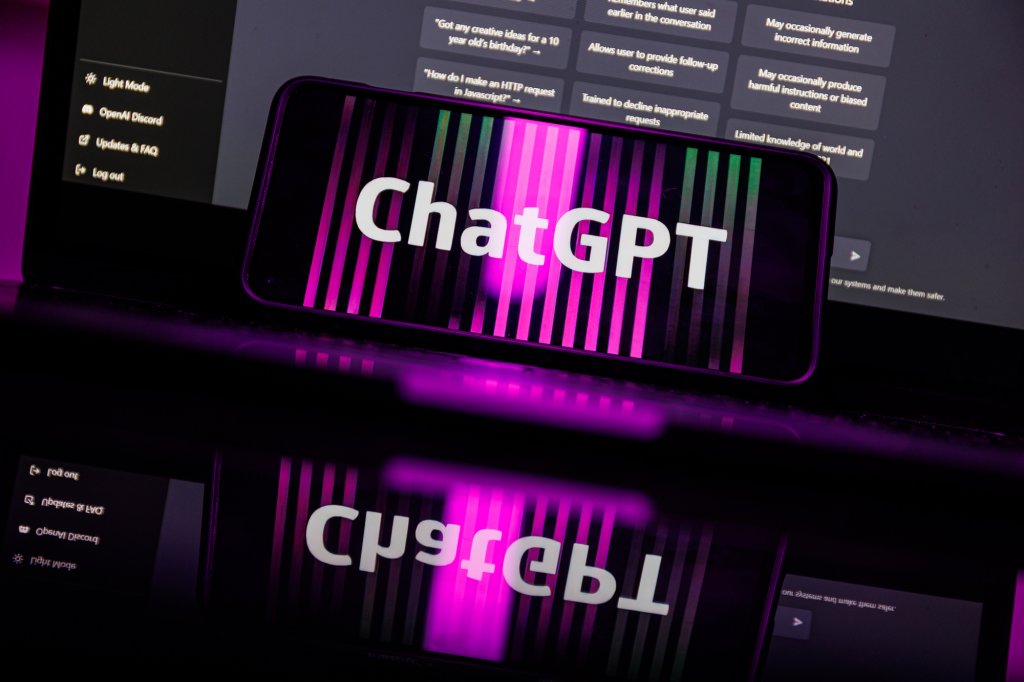 Chat GPT revine în Italia după ce a fost interzis