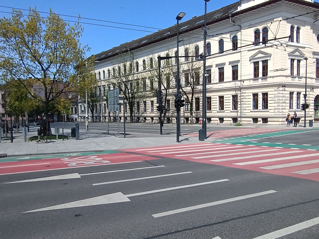 Străzi pustii, în Cluj-Napoca, de 1 mai. Vă este dor? Câți sunteți deja blocați în trafic?