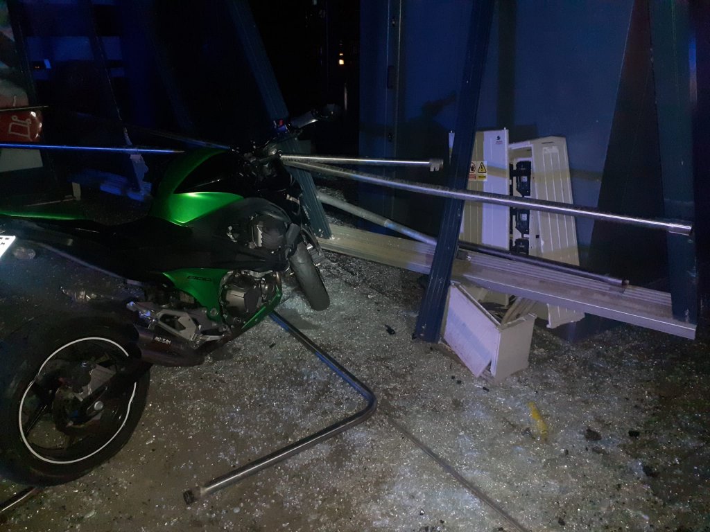 Tânăr de 20 de ani, transportat la spital, după un ACCIDENT cu motocicleta