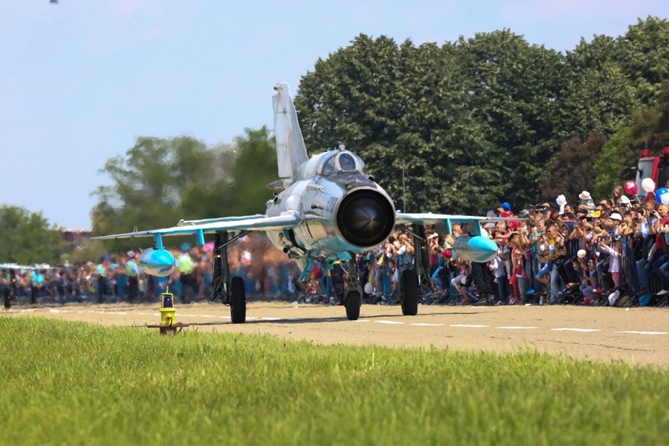 Bătrânele MIG-uri ies la pensie! Clujenii le pot admira ultimul zbor într-o ceremonie de retragere