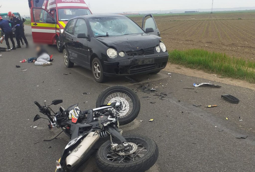 ACCIDENT cu motocicleta. Doi adolescenţi au ajuns la spital