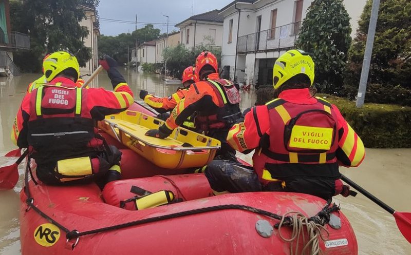 INUNDAȚII catastrofale în Italia: 9 morți și peste 1.000 de oameni evacuați