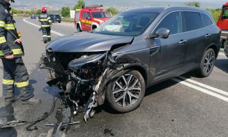 ACCIDENT la intrare în Cluj-Napoca. Două mașini, făcute praf în urma coliziunii