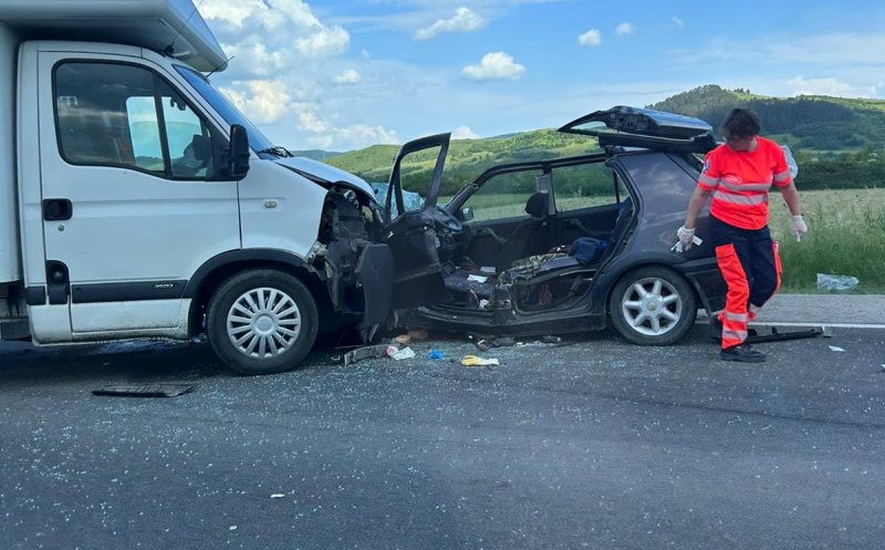 Accident grav între localitățile Livada și Băița. Intervine elicopterul SMURD