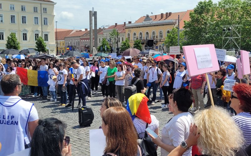 Profesorii decid astăzi dacă prelungesc sau nu greva generală