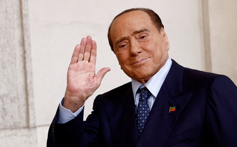A murit Silvio Berlusconi