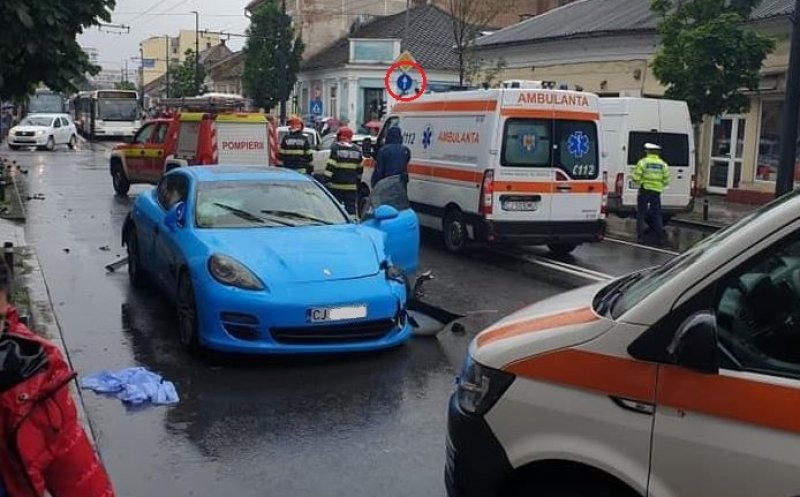 Accidentul de pe Moților: Un șofer de 72 de ani, băut, a virat stânga, pe "interzis"