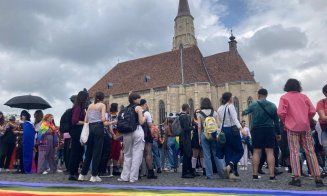 Marșul Cluj Pride. Peste 2.000 de persoane s-au adunat în Piața Unirii