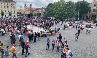 Marșul Cluj Pride. Peste 2.000 de persoane s-au adunat în Piața Unirii