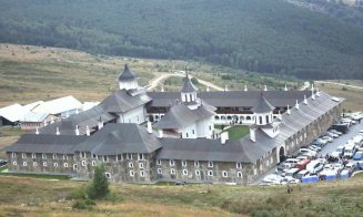 Mănăstirea din Apuseni unde se trăiește ca pe Muntele Athos. Femeile au interzis