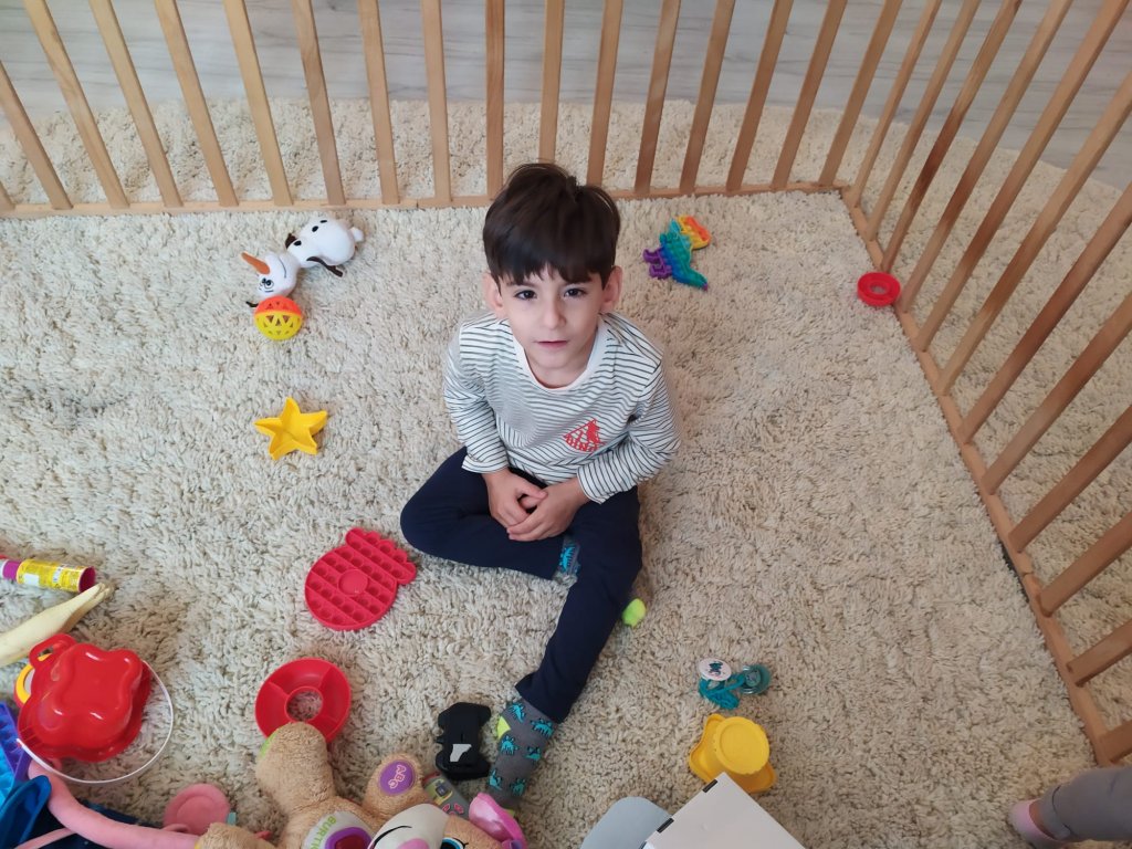 Salvează o inimă! Copilărie trăită în crize repetate de epilepsie. Transplant salvator pentru David