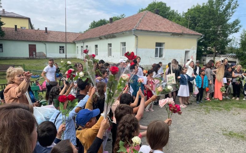 O școală din Cluj, cu pereții și tavanul gata să cadă, va fi reparată! Cât vor costa lucrările