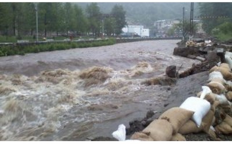 Alerte COD GALBEN și PORTOCALIU de viituri și inundații în Cluj