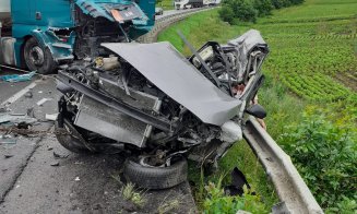 Accident MORTAL la Cluj. Doi tineri au murit în urma unui impact între o mașină și o cisternă/ Traficul, blocat pe ambele sensuri