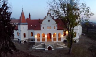 Castelul superb de la poalele Apusenilor, cu peste 200 de ani vechime. Se află la o oră distanță de Cluj-Napoca