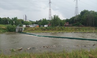Barajul plutitor din Grigorescu a fost reinstalat