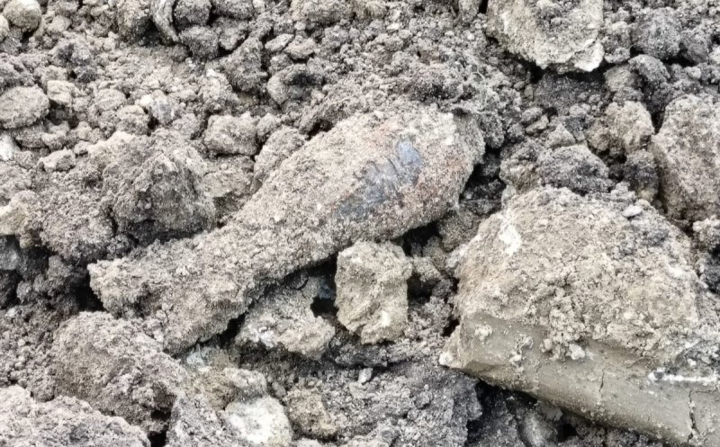 Bombă veche de peste 80 de ani, găsită în Cluj în timpul unor lucrări. Pirotehnicienii au intervenit