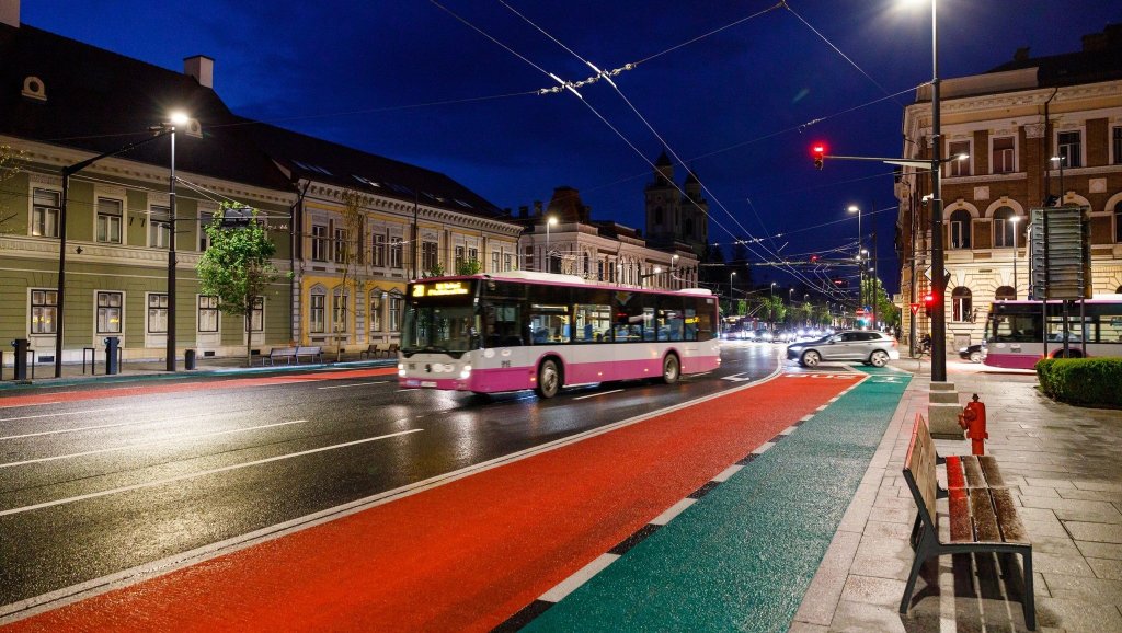Transport public de NOAPTE, cu 3 linii, la Cluj-Napoca. Autobuzele pornesc din 1 iulie 2023. VEZI traseele și costul unui bilet