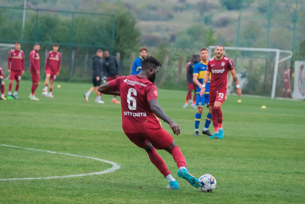 Jucătorul ignorat de Dan Petrescu s-a despărțit de "feroviari" și a ajuns într-un campionat exotic