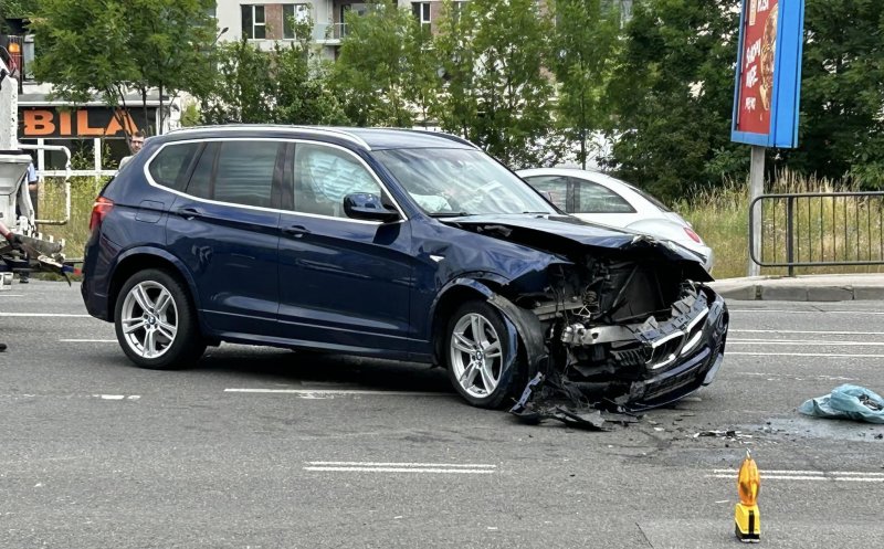 Daună totală! Coliziune între două mașini în Mănăștur