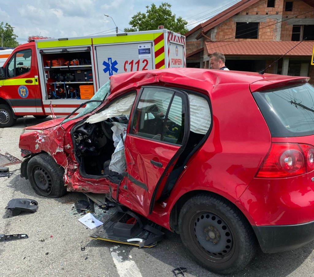 ACCIDENT GRAV în Cluj cu un TIR și o mașină. Un bărbat de 84 de ani, a decedat
