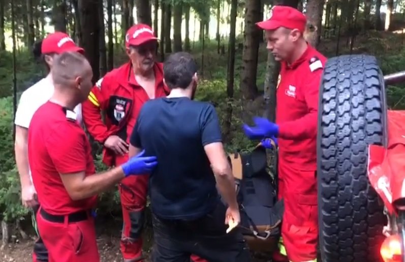 Lecția primită de un clujean. S-a urcat beat pe munte și a avut nevoie de intervenția salvamontiștilor