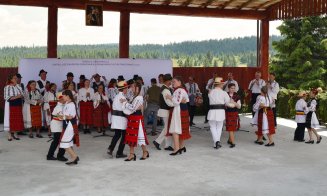 Mii de moți și turiști au fost la Mărișel pentru sărbătoarea tradițională de la Crucea Iancului