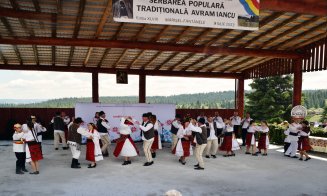 Mii de moți și turiști au fost la Mărișel pentru sărbătoarea tradițională de la Crucea Iancului