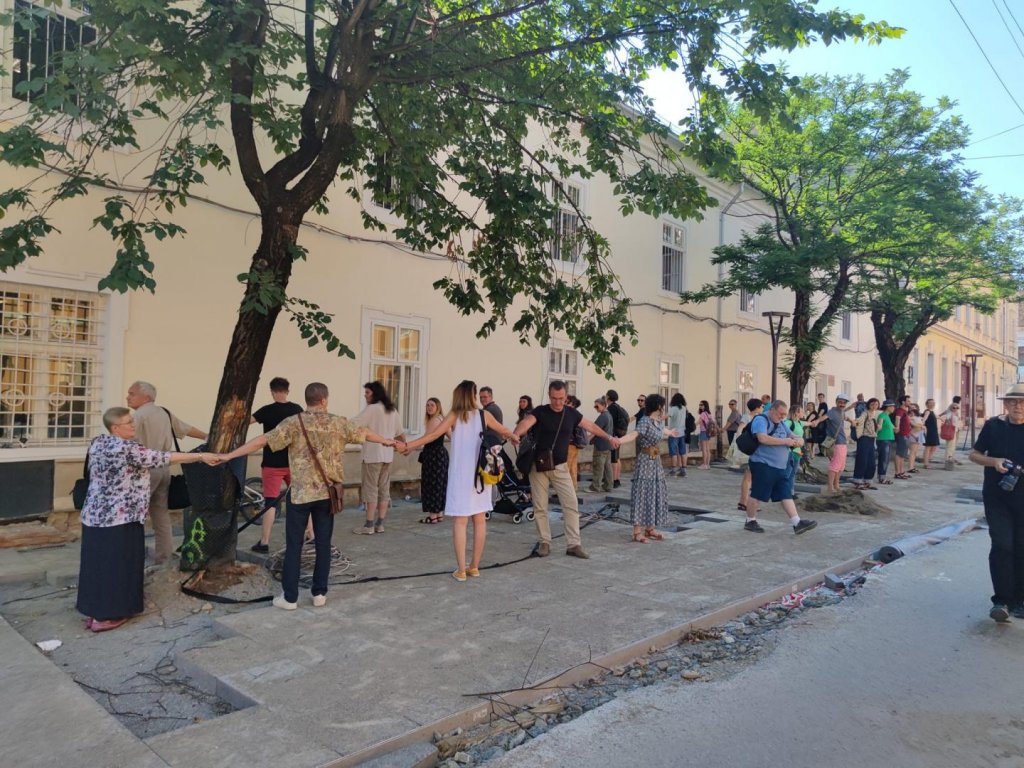 6 ORE de dezbatere! Boc: „Nu se atinge nimeni de arborii de pe Kogălniceanu” / Nu s-a ajuns la nicio concluzie cu cei de pe Universității