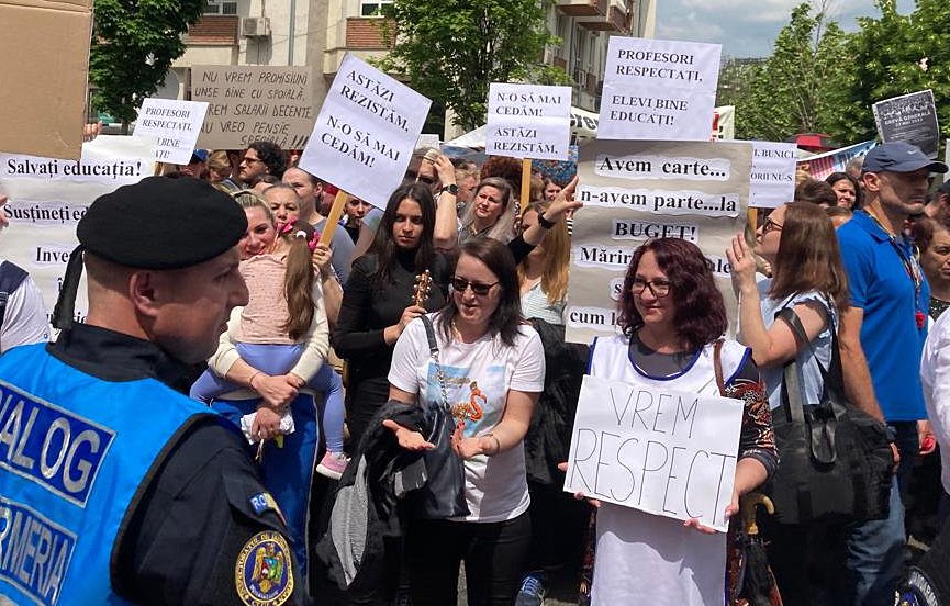 Profesor din Cluj-Napoca: De ce au eșuat protestele profesorilor din Ungaria, iar cele din România au avut succes