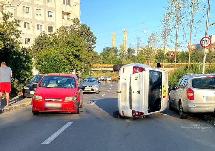 CASCADORIE de weekend în Cluj-Napoca: "Parcare laterală pe verticală" / "Artist de calibru mare"