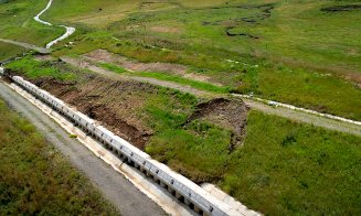 Alt episod din telenovela ALUNECĂRILOR DE TEREN de pe Autostrada Sebeş-Turda / CNAIR: "A plouat mult"