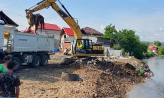 Primarul din Florești: „Râul Someș nu este groapă de gunoi!” / S-au demolat construcțiile ilegale