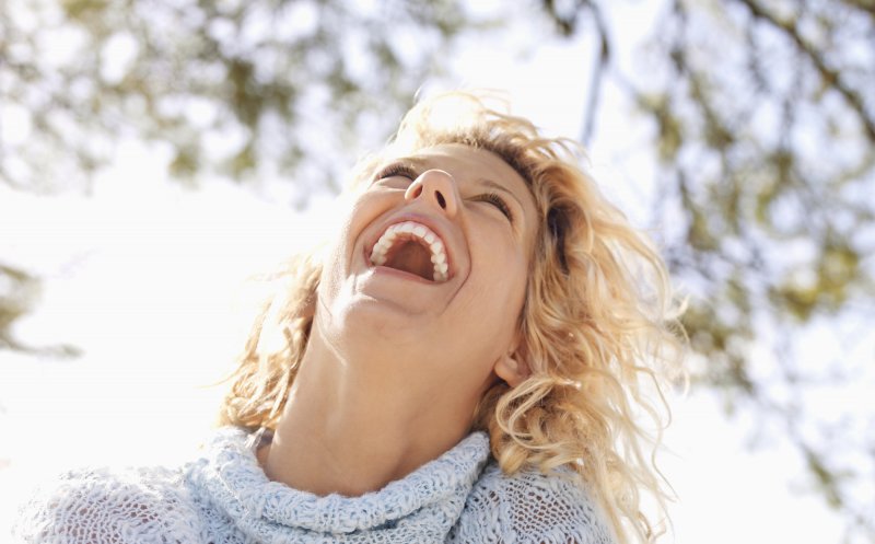 Terapie prin râs. Cum ajută umorul în lupta cu depresia