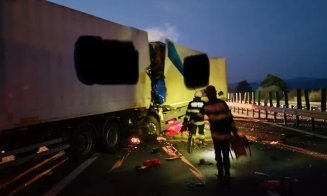 Șofer clujean, implicat într-un accident GRAV pe Autostrada A1. Un tânăr de 23 de ani a murit