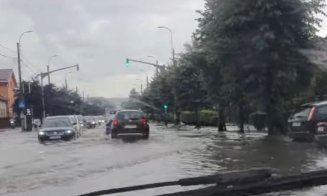Ploaia a făcut, din nou, ravagii la Cluj! Unele străzi au devenit iar "navigabile"
