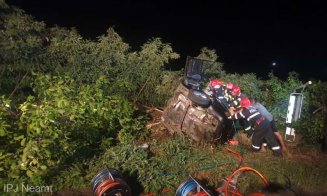 Accident rutier cumplit. Doi frați au murit după ce au intrat cu mașina într-un copac