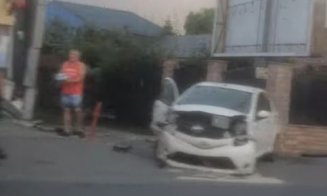 Accident Cluj: Mașină răsturnată pe Traian Vuia
