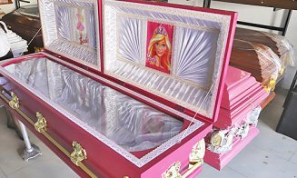 Nebunia Barbie: Firmă de pompe funebre produce deja sicrie roz cu căptuşeală